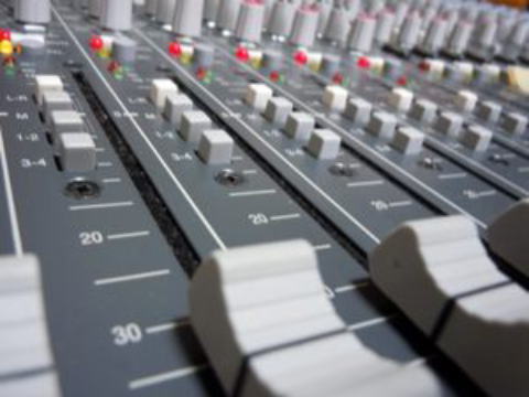 ���m���@�f���ݔ��E�����ݔ�